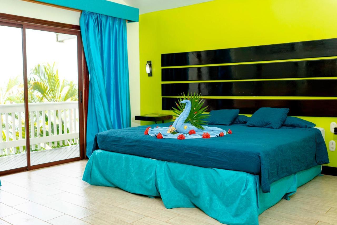 Fantasy Island Beach Resort And Marina First Bight Exterior photo