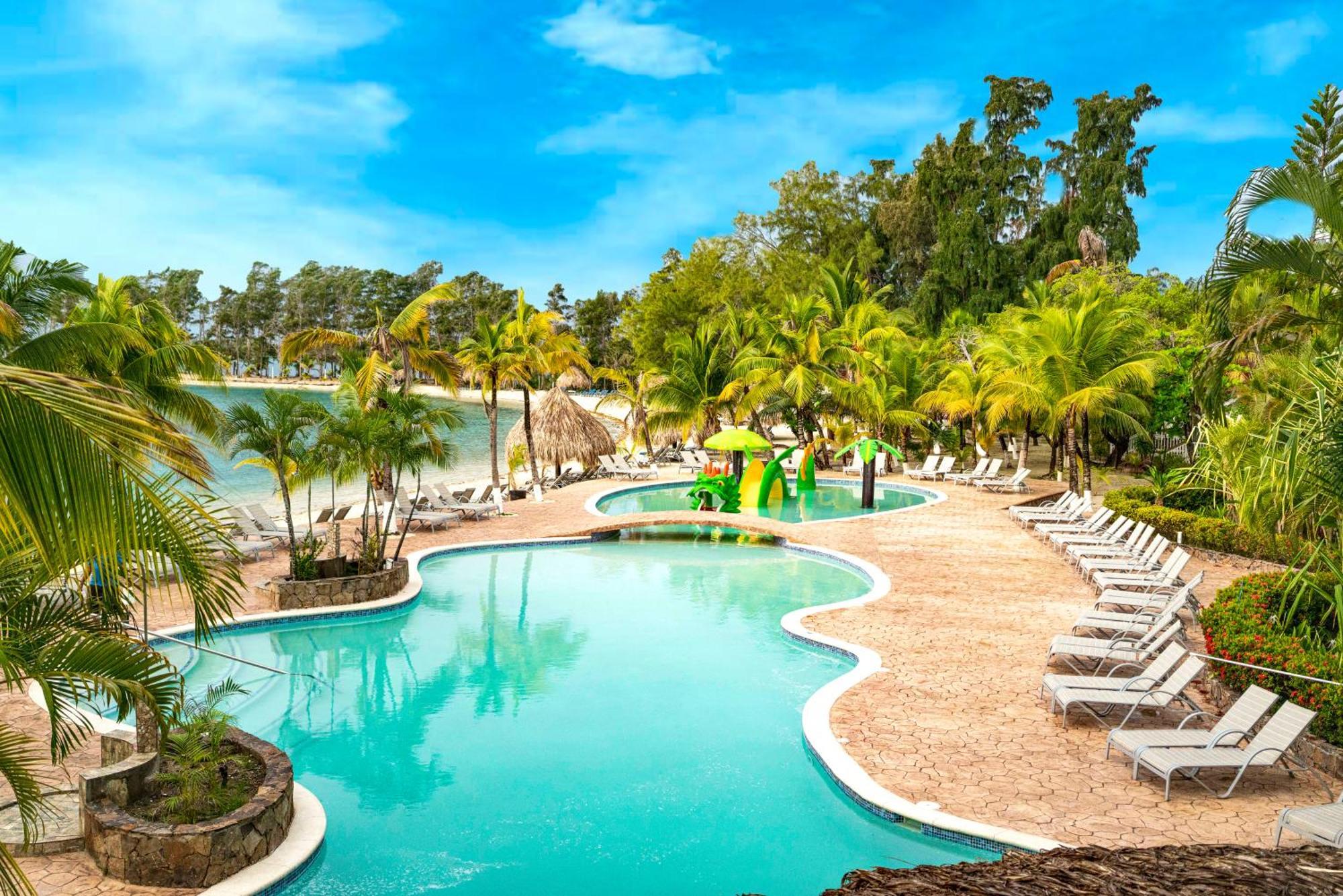 Fantasy Island Beach Resort And Marina First Bight Exterior photo